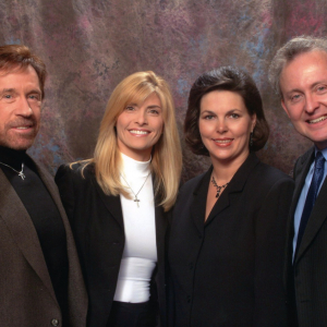 Chuck-Norris-and-Davis-Family-1